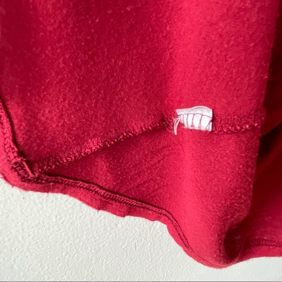 Oversized off the shoulder red high low top - Picture 5 of 5